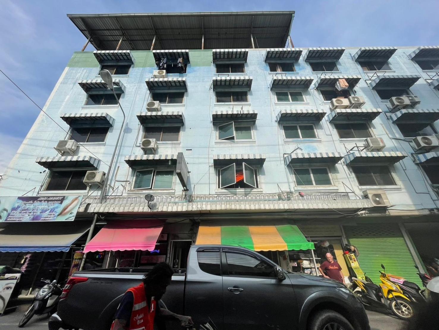 Oyo 75494 President Apartment Pattaya Exterior photo