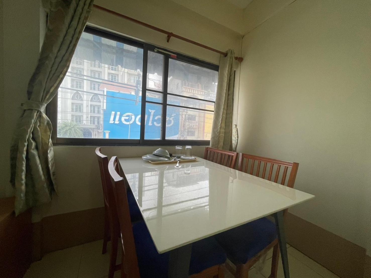Oyo 75494 President Apartment Pattaya Exterior photo